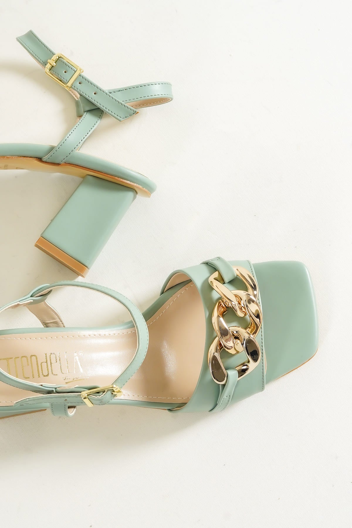 Kadın Zincirli Sandalet