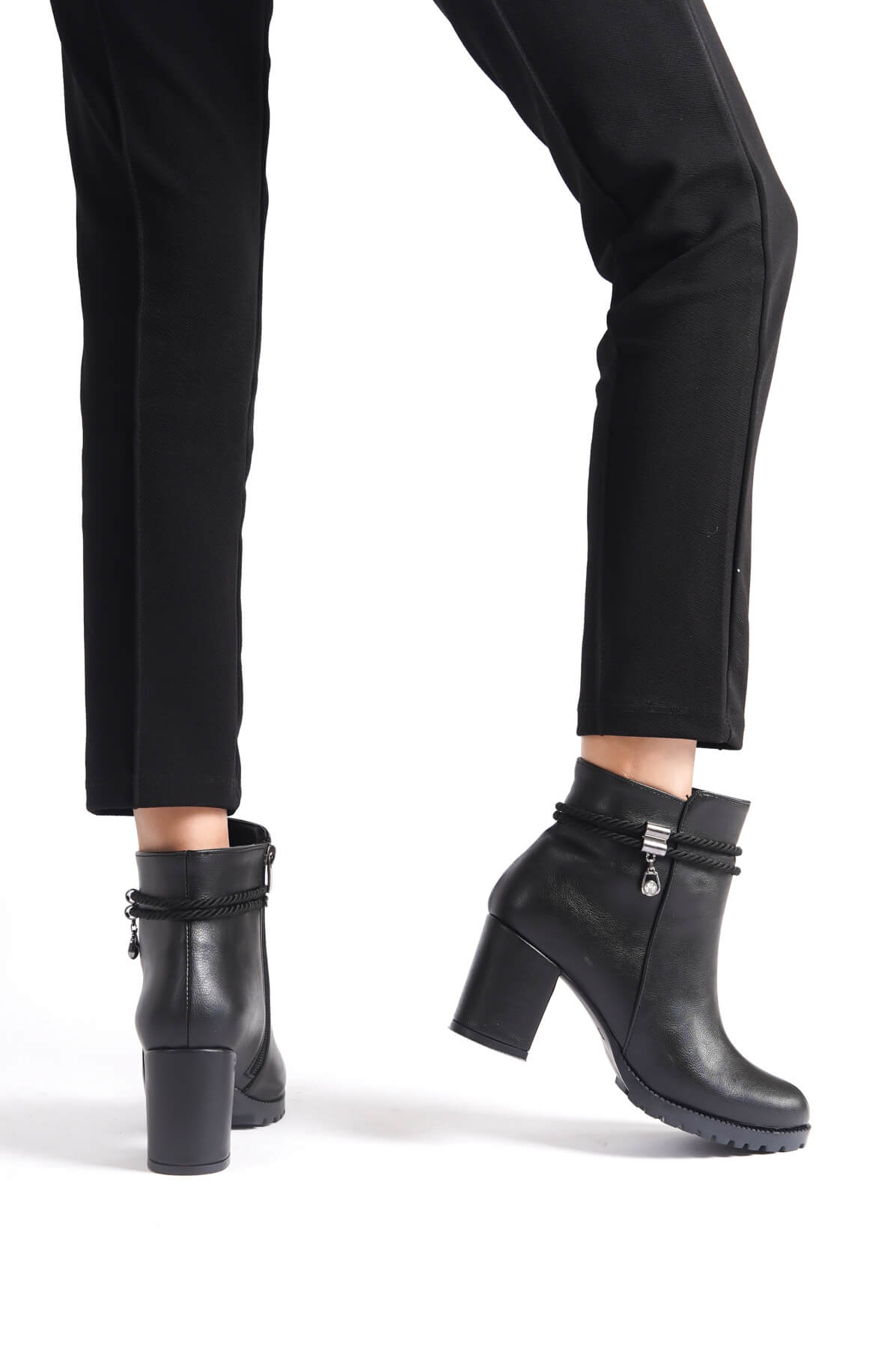 Topuklu Günlük Kadın Bot